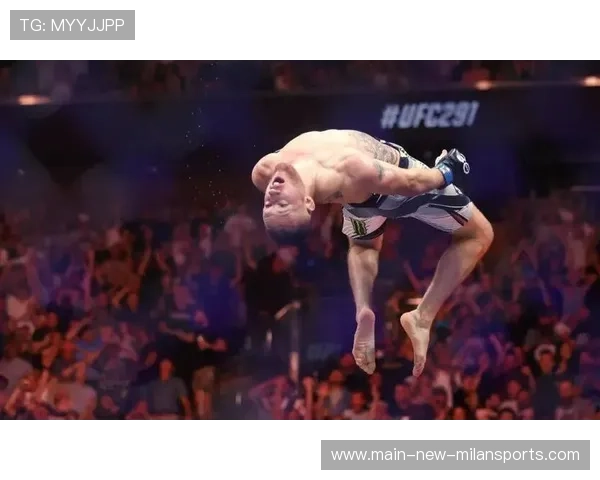 UFC 选手“飞膝 KO”