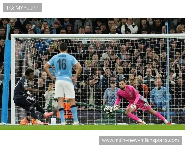 皇马反击一脚直塞,门将出击化解,皇马进攻